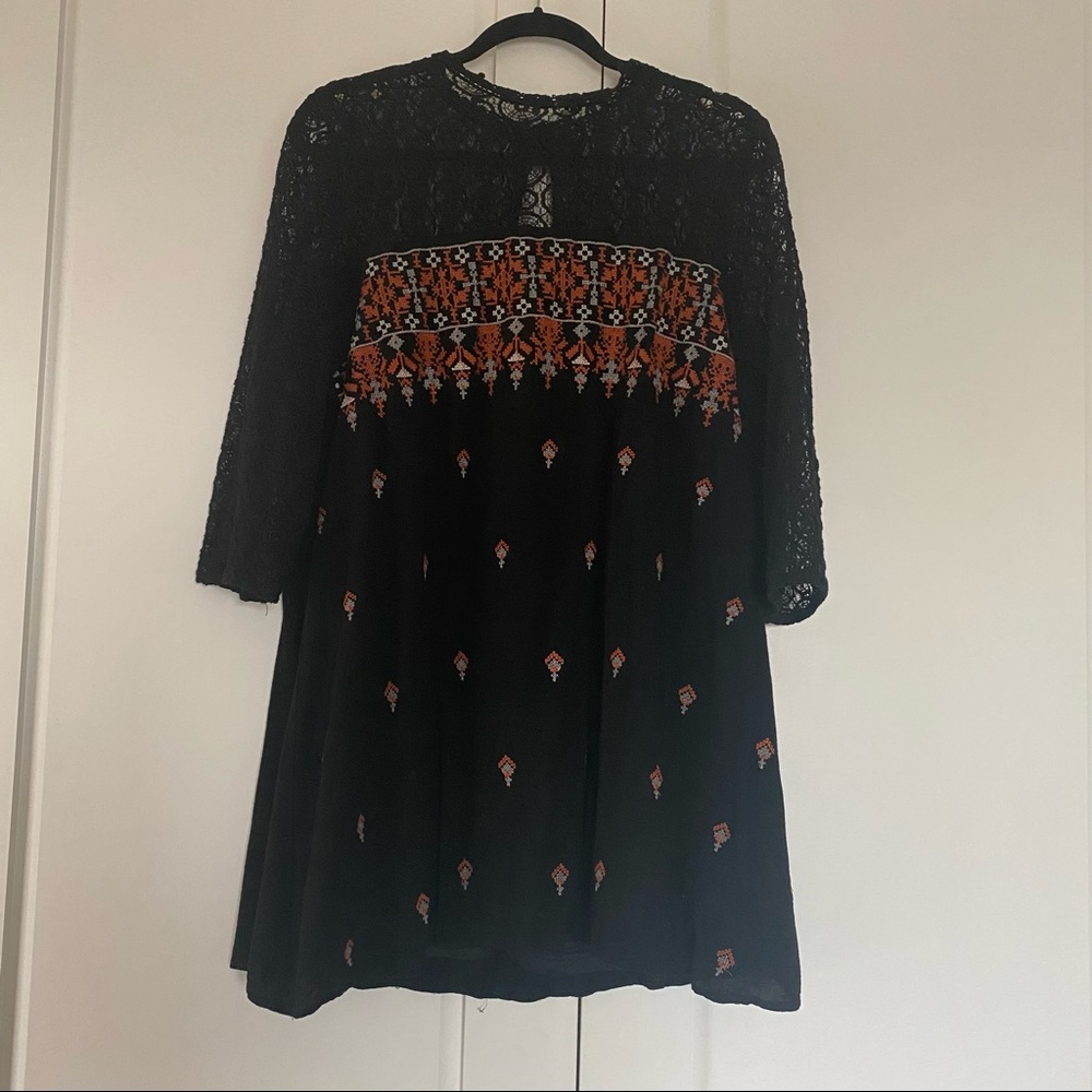 Long sleeves entro dress with lace Sz: M